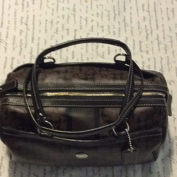 Coach Signature Boston Bag - Picture 4 of 8